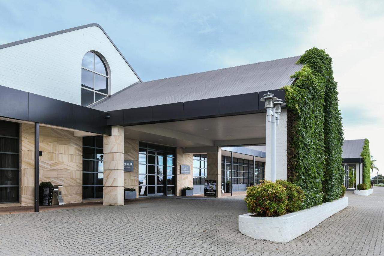 Powerhouse Hotel Tamworth By Rydges Exterior photo The entrance to the hotel
