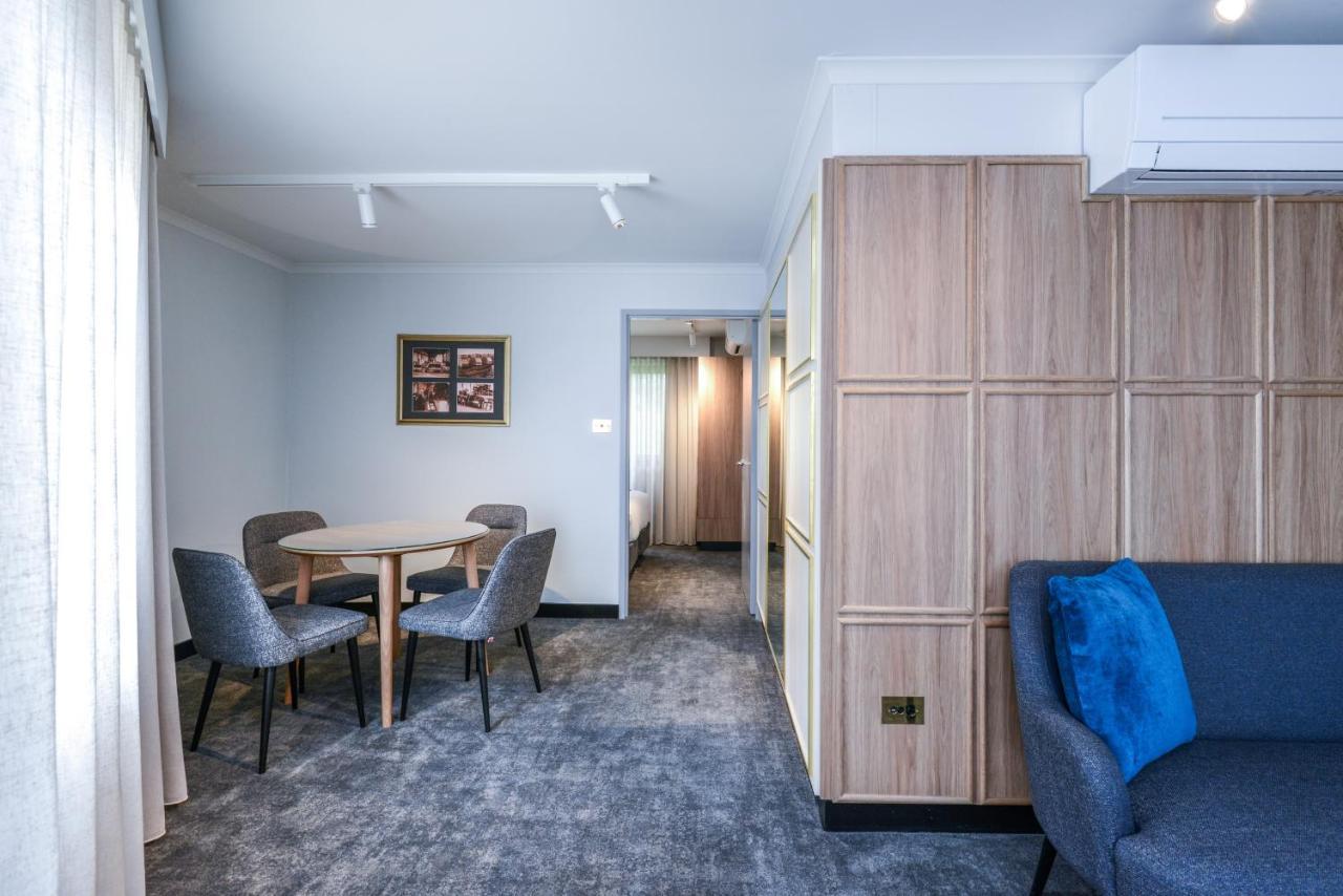 Powerhouse Hotel Tamworth By Rydges Exterior photo A suite at the hotel