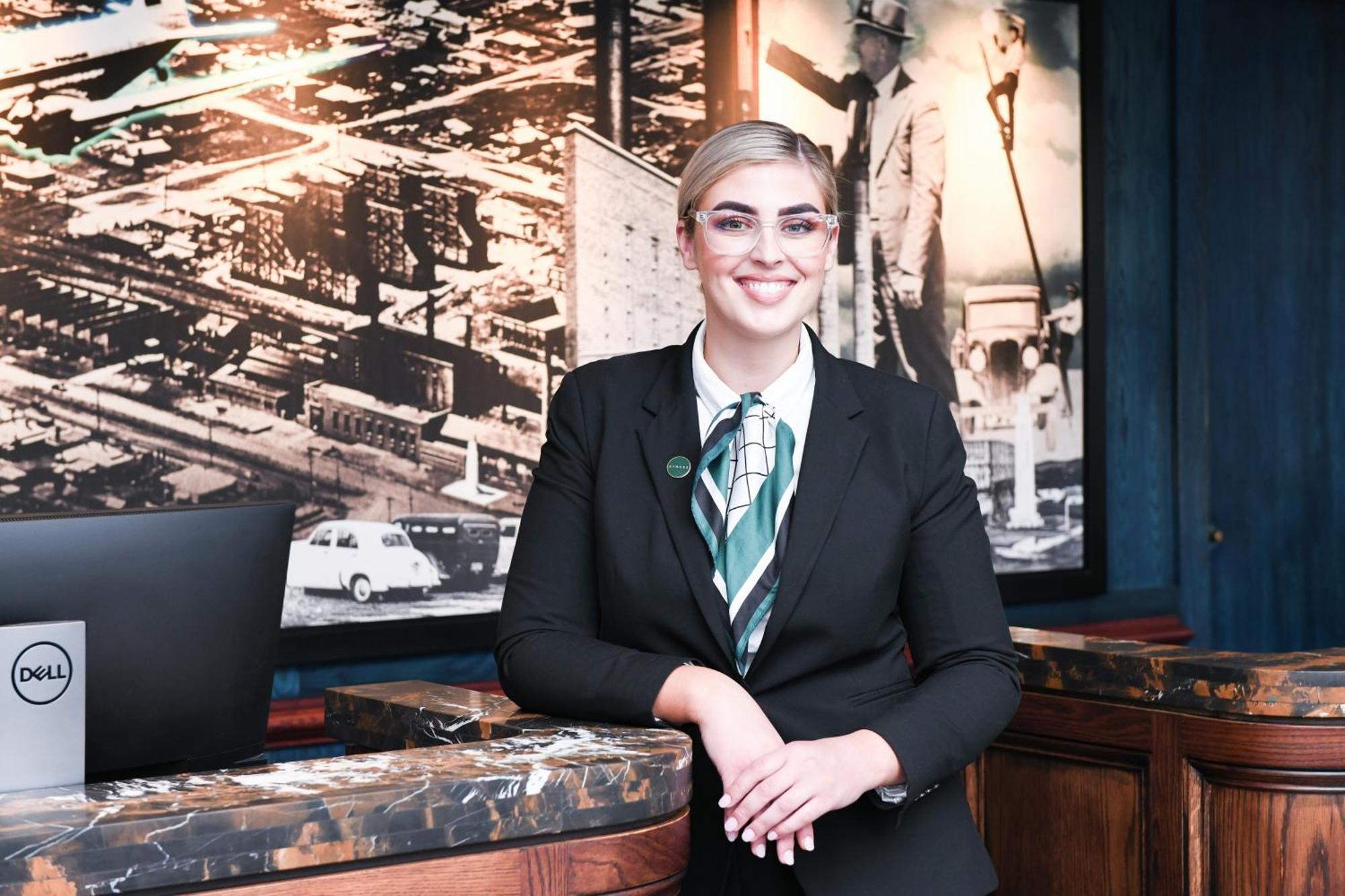 Powerhouse Hotel Tamworth By Rydges Exterior photo A concierge at the Mandarin Oriental, Munich