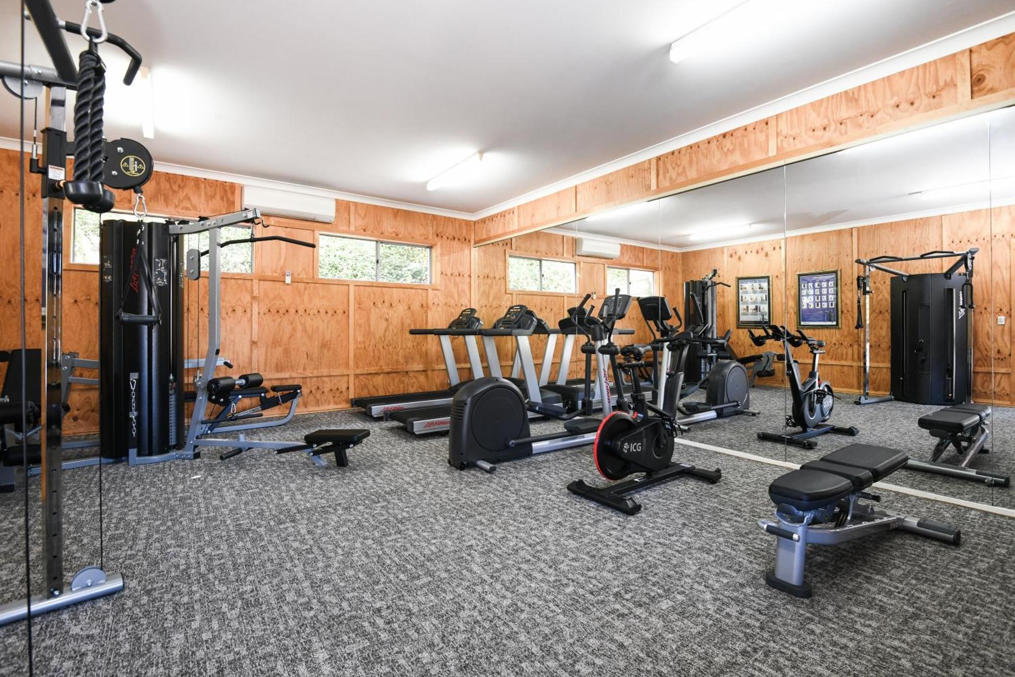 Powerhouse Hotel Tamworth By Rydges Exterior photo The gym at the High Performance Centre