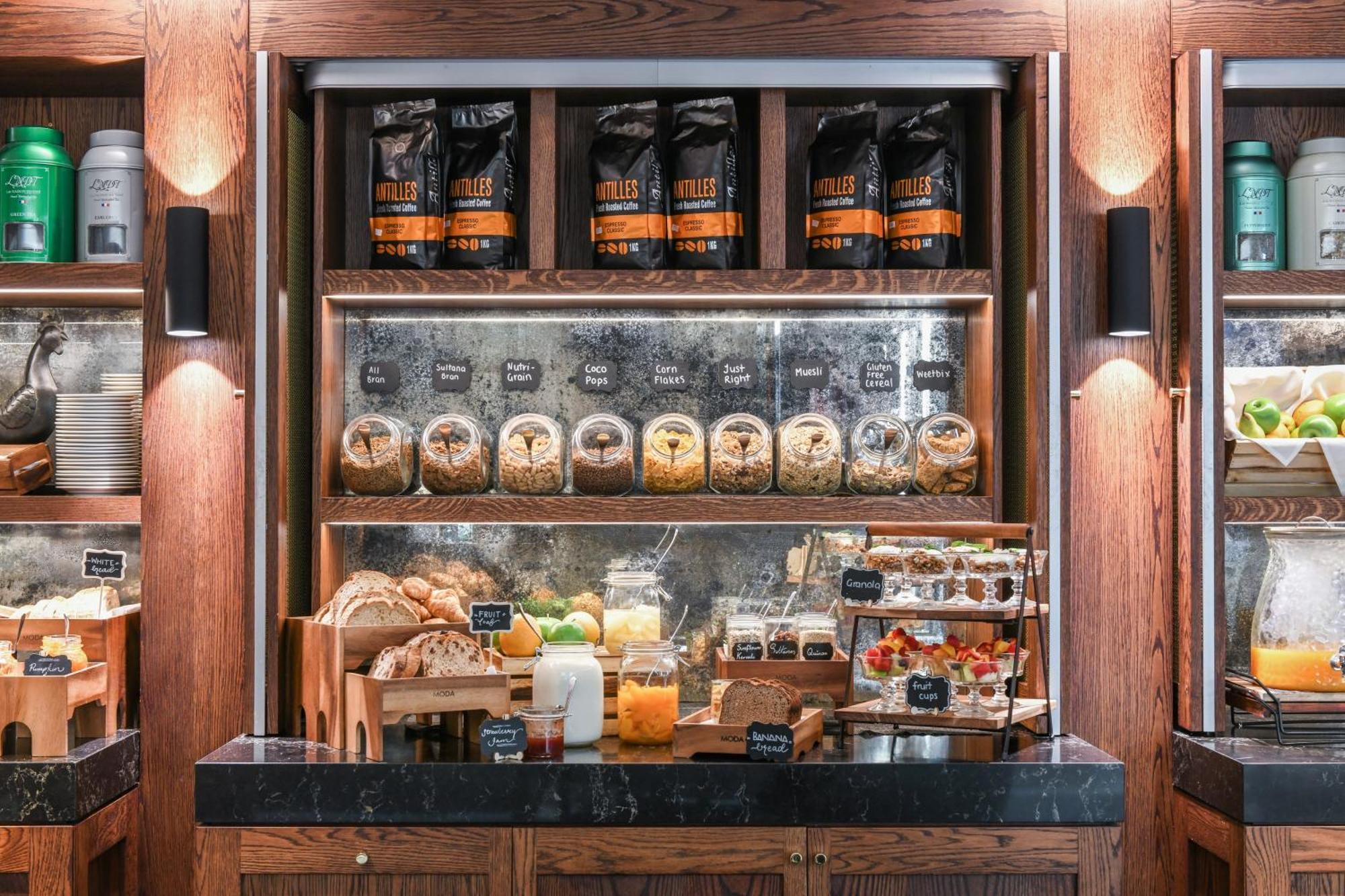 Powerhouse Hotel Tamworth By Rydges Exterior photo The Bread Station